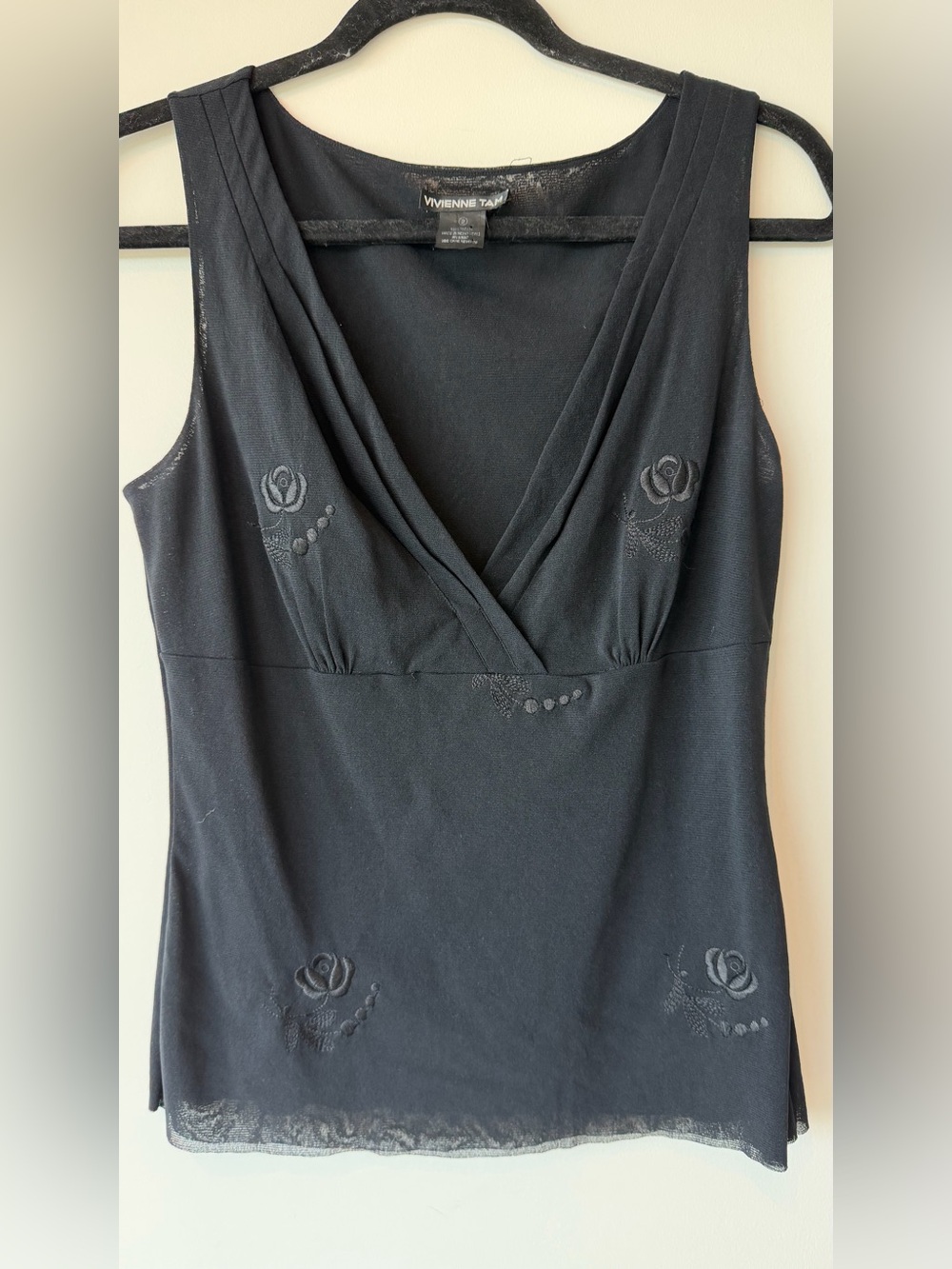 Vivienne Tam Black V-Neck Sleeveless Knit Top